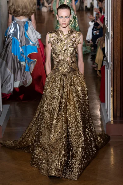 Look 56